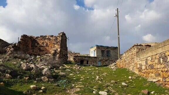 土耳其靠近叙利亚边境的一个叫Kilis的小村庄废弃的城镇房屋