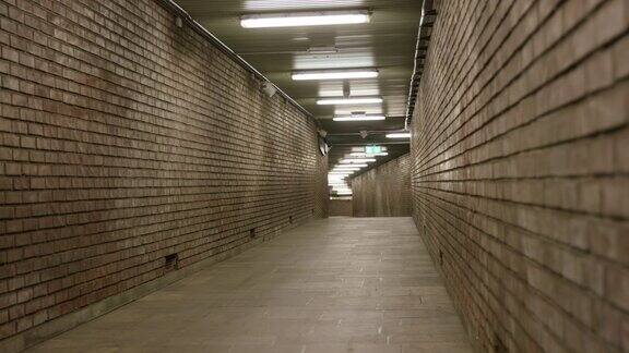 空的地下走廊