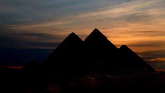 间隔拍摄日落在胡夫金字塔之上吉萨埃及