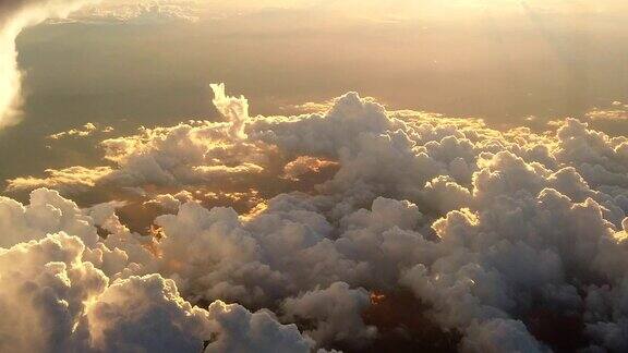 从飞机上看到的云图
