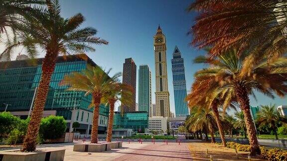 阳光明媚的一天迪拜市中心建筑街道视图4k时间流逝阿拉伯联合酋长国