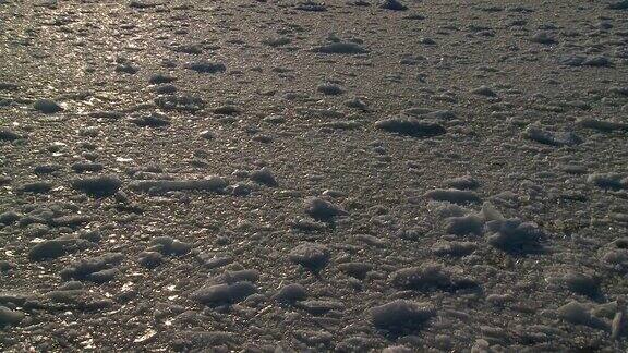 海上的冰