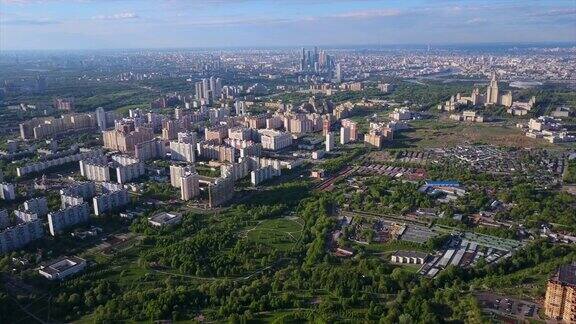 俄罗斯莫斯科城市大学城市景观公园空中日落时间全景4k