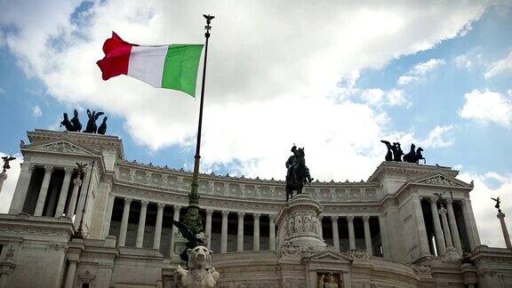 维托里奥·埃马努埃莱罗马纪念碑和意大利国旗