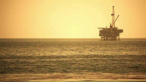 海洋石油钻井平台-太平洋海岸