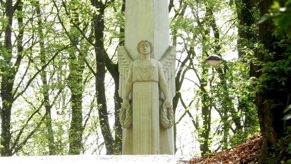 第一次世界大战比利时战场:天使雕塑法国纪念