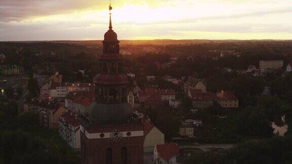 波兰Lidzbark老城鸟瞰图Warmiński日落的观点