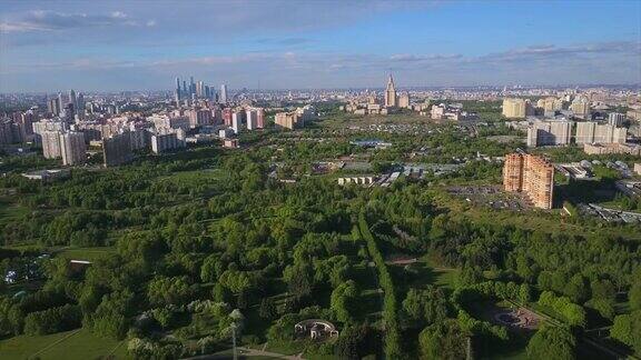 俄罗斯莫斯科城市大学生活区公园空中夏日全景4k