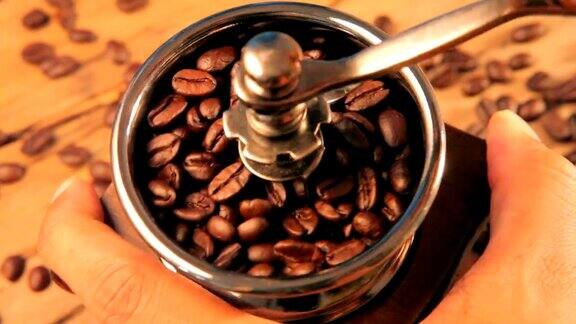 老式手工咖啡豆磨咖啡机