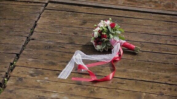 婚礼鲜花花束节日的鲜花束婚礼上新娘花束婚礼花艺近距离