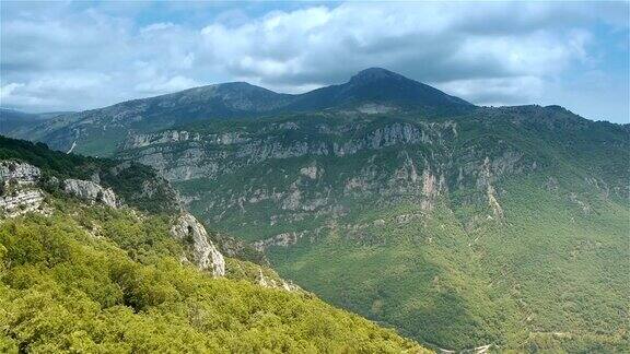 法国南部阿尔卑斯山脉的野生自然