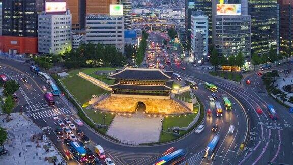 韩国首尔市和南大门的夜间交通间隔拍摄4k