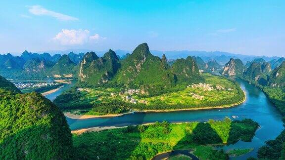 中国广西桂林山水漓江和喀斯特山脉