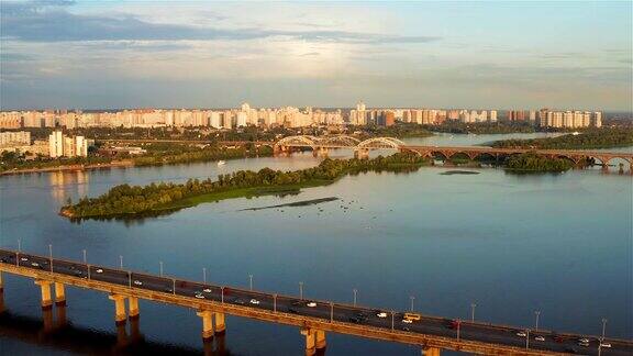 第聂伯河上的桥梁和基辅城