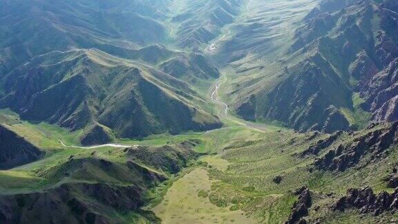 鸟瞰图的山在约尔河谷蒙古