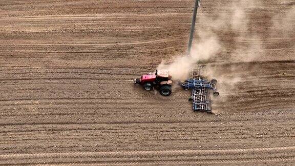 农田土壤耕作用拖拉机拖拉机盘耙耕作耕地和土壤耕作