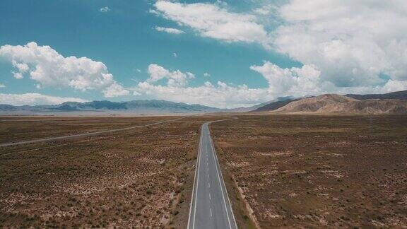 中国青海省沙漠公路