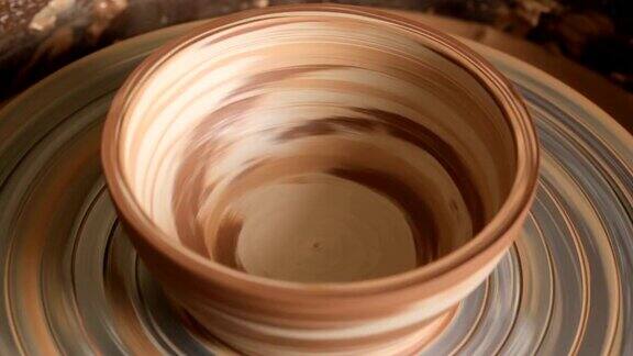 Neriyagi或nerikomi陶器彩色粘土制作罐子或花瓶
