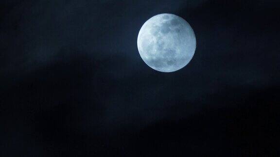 夜晚的满月