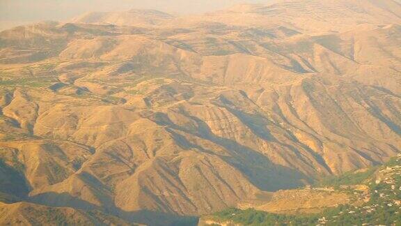 亚美尼亚山脉全景盖加姆山脉热气球旅行生态旅游