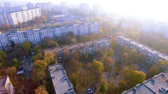乌克兰哈尔科夫居民区的秋季鸟瞰图