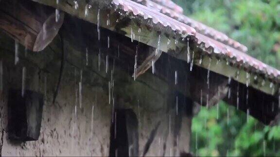 雨-自然村庄-屋顶