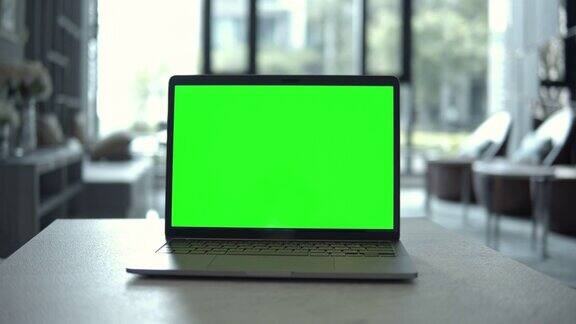 绿色屏幕的电脑笔记本追踪镜头没有人