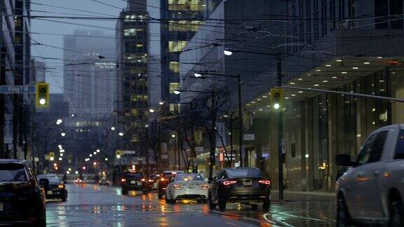 夜雨之城