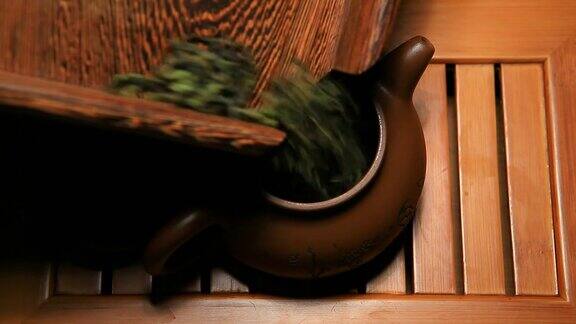 绿茶茶壶竹桌