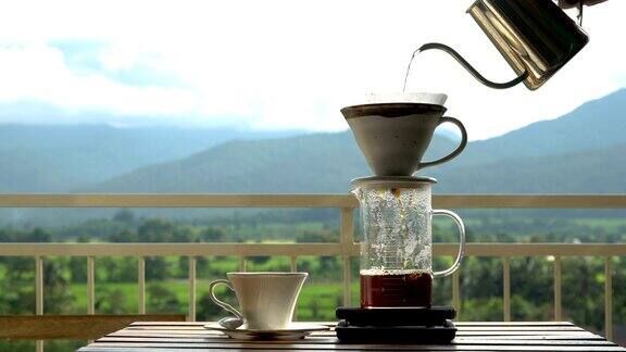 咖啡师煮咖啡方法倒滴咖啡