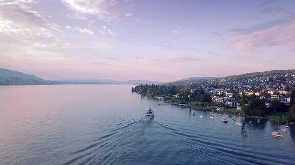 瑞士Zürich湖上空的无人机视频