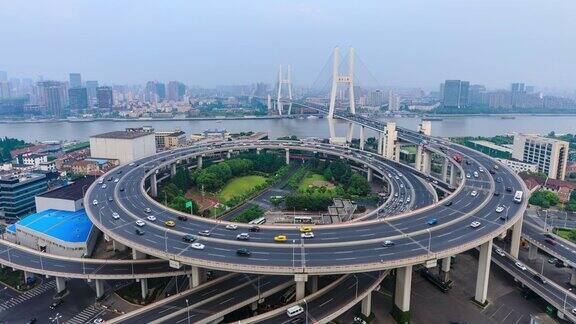 上海南浦大桥交通时间的变化