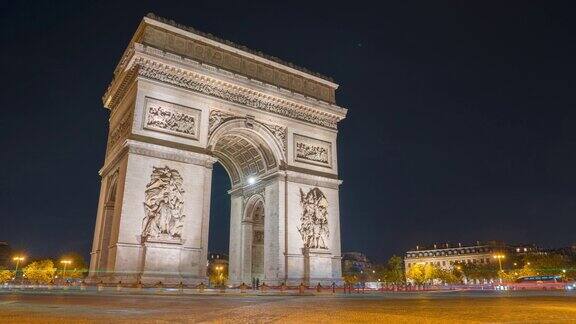 法国巴黎市中心凯旋门夜间的4K延时交通