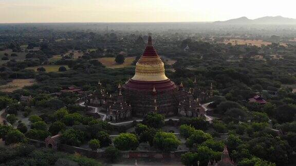 Dhammayazaka寺庙鸟瞰图蒲甘缅甸