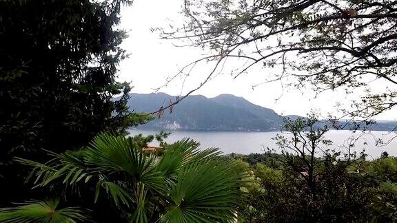 从山顶俯瞰马焦雷湖