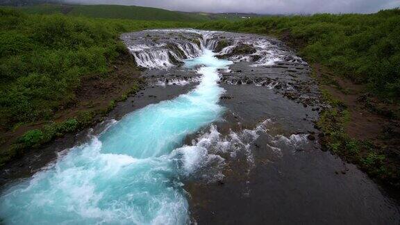 冰岛brekkuskgur的Bruarfoss瀑布