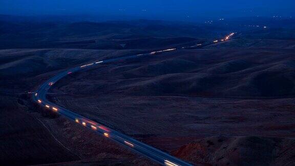 美国德克萨斯州山区夜景延时高速公路