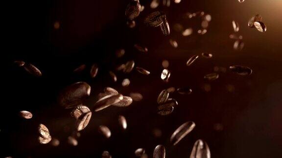 咖啡豆从天上撒下