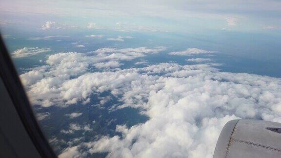 从飞机上看天空