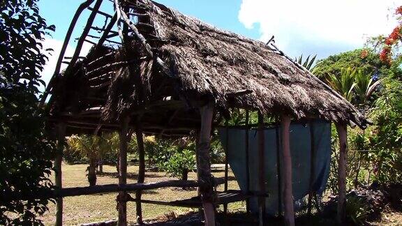 南太平洋岛屿上的原住民家园正在建造中