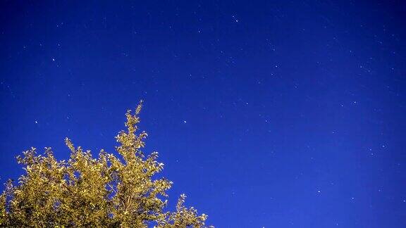 时间流逝星星在夜空中的轨迹