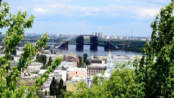 基辅河上的桥