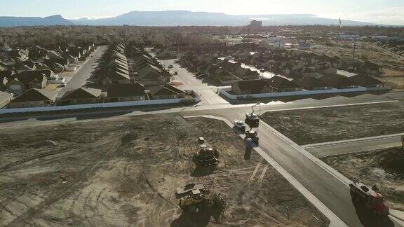 美国西部郊区建筑工地冬季清晨日出鸟瞰图4K无人机系列视频