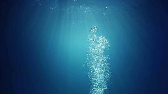 水下气泡上升到水面