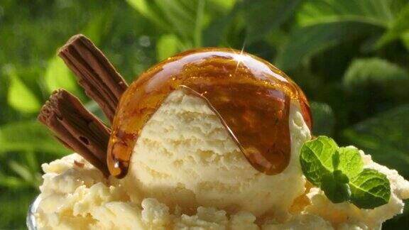 杯状焦糖冰淇淋国王heladocaramelo