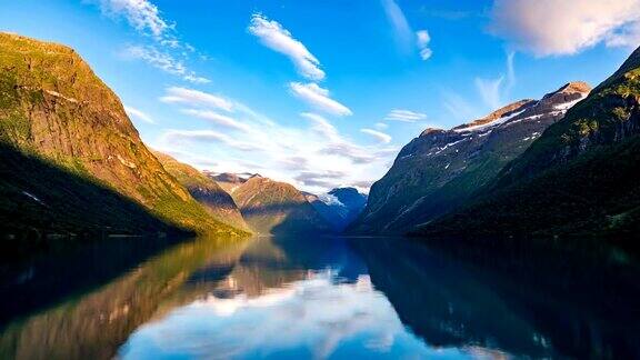 洛瓦内特湖美丽的自然挪威时光流逝