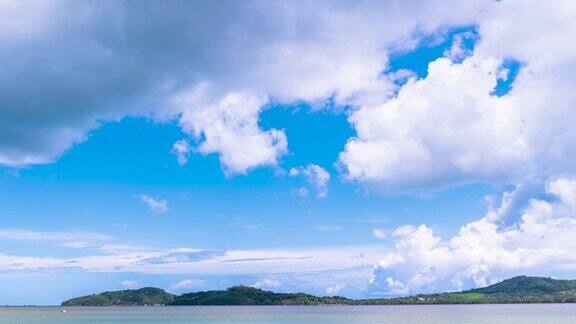 4k时间的海景景观与白云和蓝天在阳光季节旅游度假海水度假