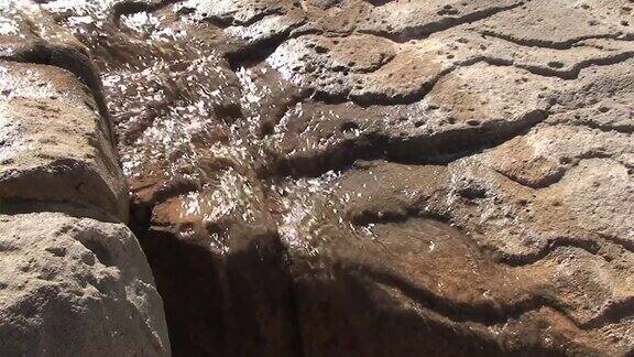 岩石瀑布