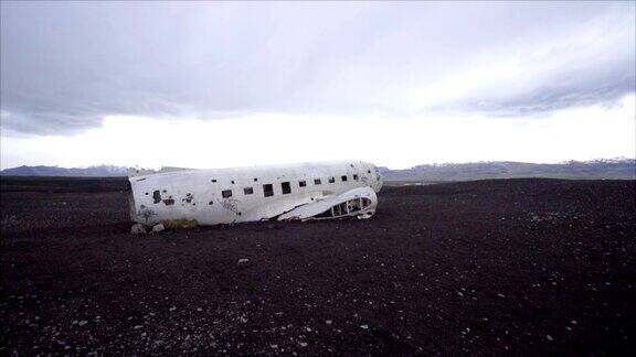 飞机在冰岛海滩坠毁DC3海军飞机