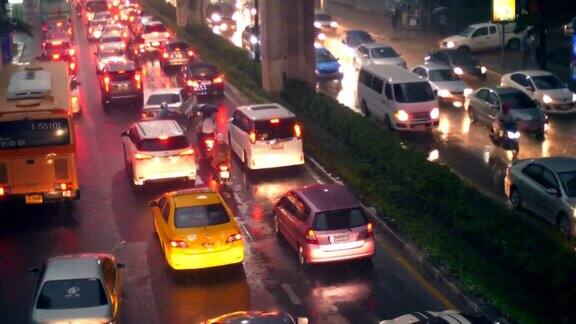 雨中的曼谷交通